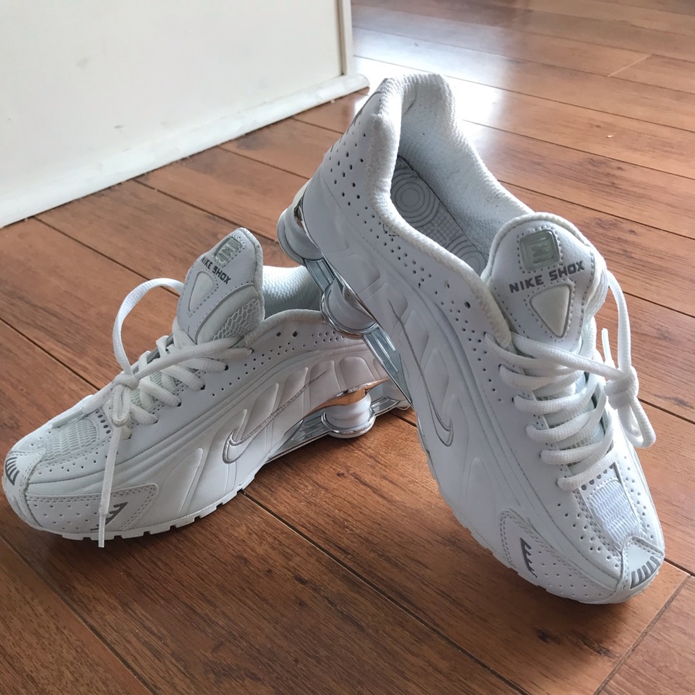 White Nike Shox